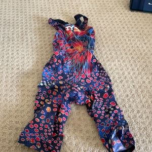 Tech suit worn 2 times, has a small hole but i never affected me